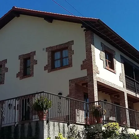 La Huertina Apartment *